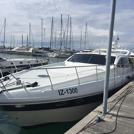 Motor Yachts Alena 56 Botel