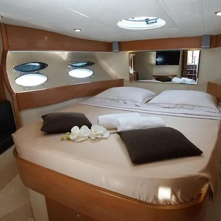 Botel Motor Yachts Alena 56