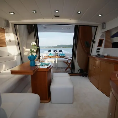Motor Yachts Alena 56 *